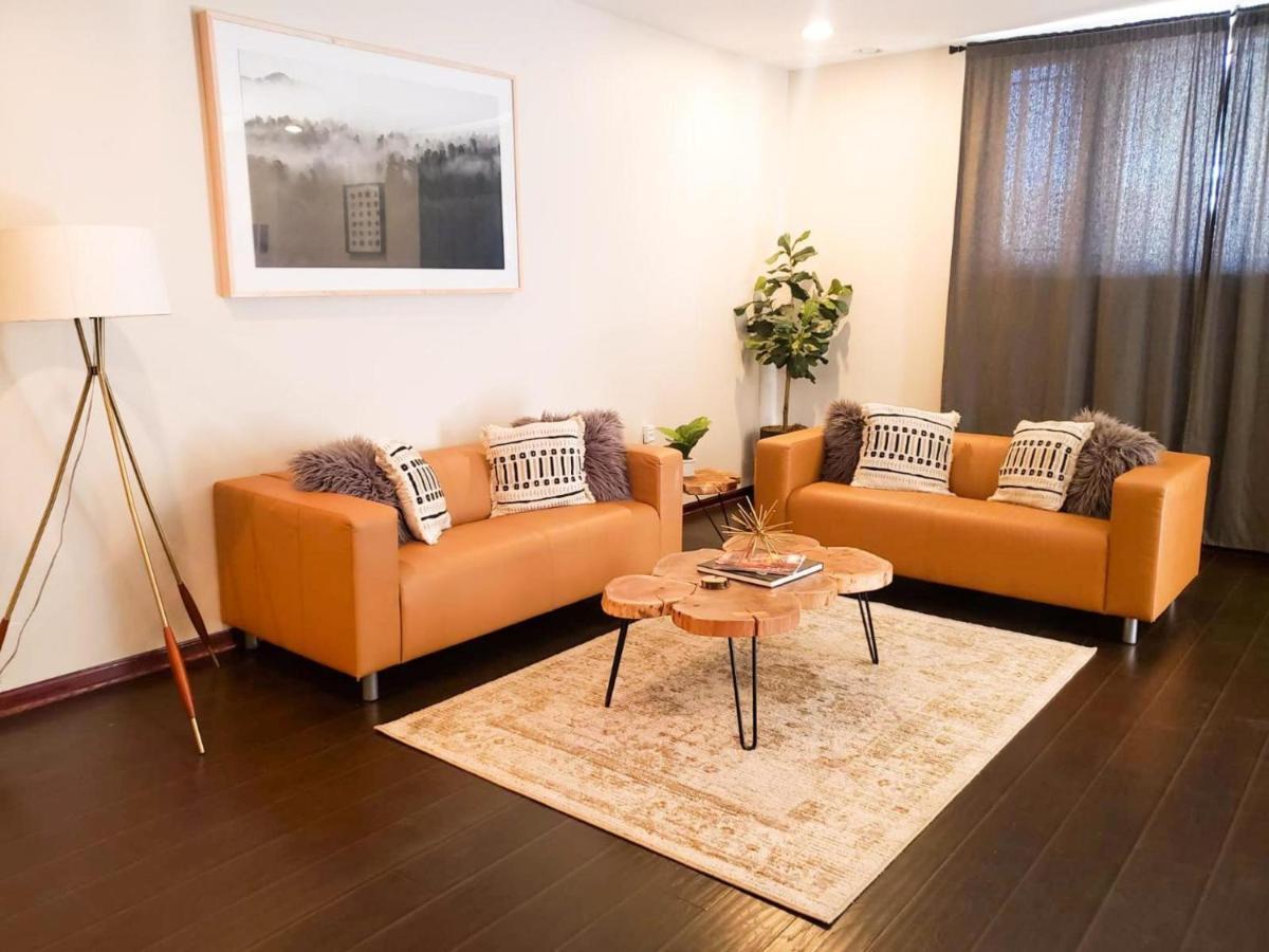 2Br Airy & Tidy Apt With Free Covered Parking - Central Modern Чикаго Экстерьер фото