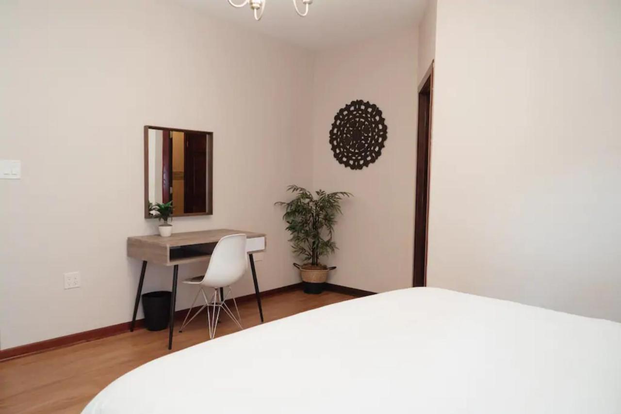 2Br Airy & Tidy Apt With Free Covered Parking - Central Modern Чикаго Экстерьер фото