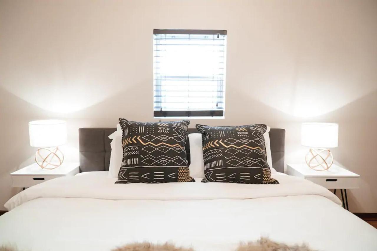 2Br Airy & Tidy Apt With Free Covered Parking - Central Modern Чикаго Экстерьер фото