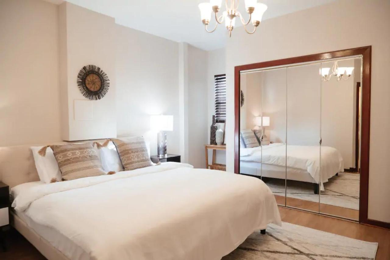 2Br Airy & Tidy Apt With Free Covered Parking - Central Modern Чикаго Экстерьер фото